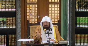 الرئيس العام خلال درس أحكام القضاء للصيام: تلقي لقاح كورونا في نهار رمضان لا يفطر الصائم