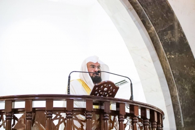 الرئيس العام في خطبة الجمعة بجامع المحسن بمحافظة البكيرية يؤكد: إنّ من شكر نِعم الله علينا في هذه البلاد المباركة يقتضي حب الوطن ولزوم الجماعة، وحُسْن السَّمع والطَّاعة للإمام والحفاظ على أمن البلاد ومقدراتها ومكتسباته