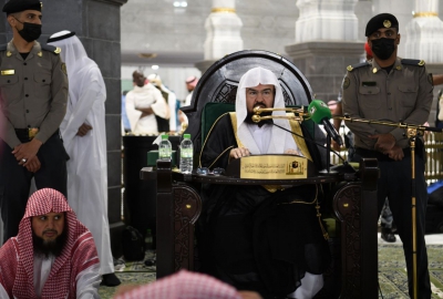 الرئيس العام يلقي درسه الدوري في رحاب المسجد الحرام في تفسير سورة الحديد وشرح كتاب (عمدة الأحكام)