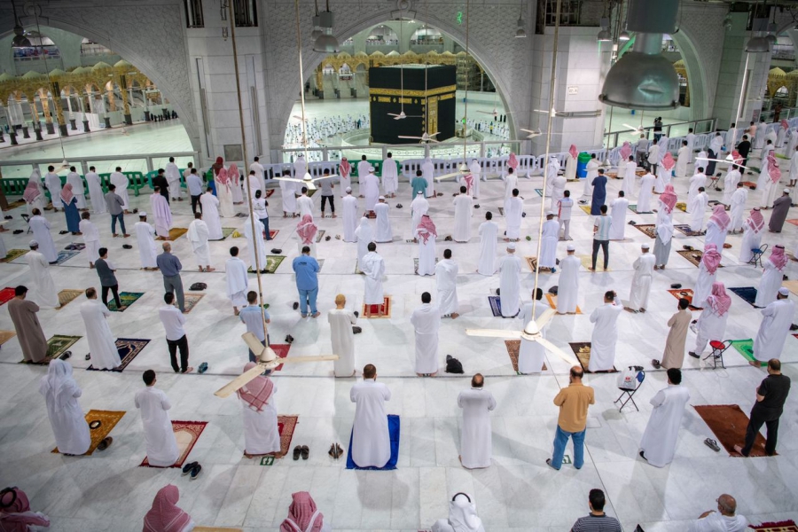 كم تعدل الصلاة في المسجد الحرام