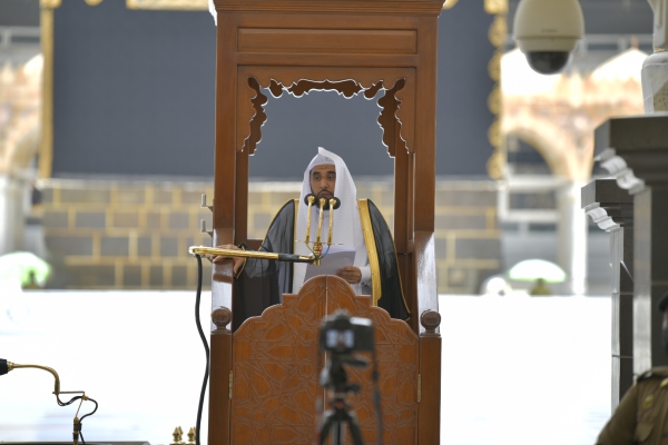 خطيب المسجد الحرام: عليكم بتلاوة القرآن فإنه نور لكم في الأرض وذخر لكم في السماء