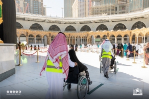 وكالة الخدمات الاجتماعية والأعمال التطوعية تعلن عن استمرار مبادرة &quot;بخدمتكم&quot; داخل المسجد الحرام لكبار السن والأشخاص ذوي الإعاقة