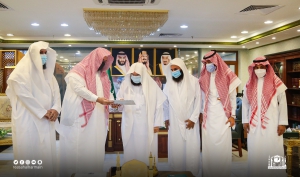الرئيس العام يدشن أول مصحف مرئي من صلاتي التراويح والتهجد لعام ١٤٤٢ من المسجد الحرام (بصائر)