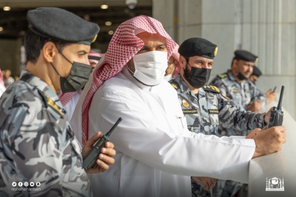 في جولة ميدانية مشتركة.. مساعد الرئيس العام يقف على أداء الخطة التشغيلية لاستقبال الحجاج خلال أداء طواف الإفاضة