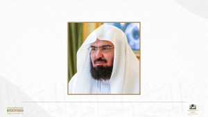 الرئيس العام يطمئن على صحة مؤذن المسجد الحرام الشيخ فاروق حضراوي هاتفياً