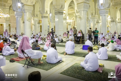 مع بداية عودة الدروس الحضورية &quot;الشثري&quot; يلقي درساً عاماً في المسجد الحرام