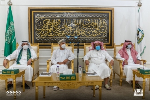 المدعي العام لدى سلطنة عمان الشقيقة يزور مجمع الملك عبدالعزيز لكسوة الكعبة المشرفة 