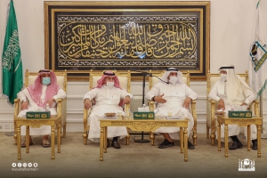 رئيس الغرف السعودية يزور مجمع الملك عبدالعزيز لكسوة الكعبة المشرفة