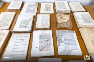 مراجعة (200) مخطوط ووثيقة لإعادتها للمخطوطات بمكتبة الحرم المكي الشريف