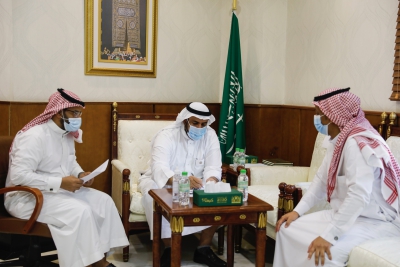 وكيل الرئيس العام لمجمع الملك عبدالعزيز لكسوة الكعبة يستقبل المستفيدين