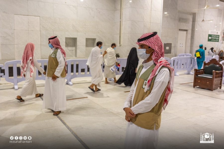 (٥٨) باباً لدخول المصلين المصرح لهم بأداء صلاة الجمعة في المسجد الحرام