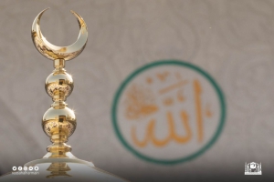 بخاري يلقي درسا علميا بعنوان: نفحات رمضان من كتاب (تفسير القرآن) في رحاب المسجد الحرام