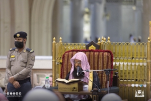 فضيلة الشيخ سليمان التويجري .. يلقي درسه حقيقة الإيمان من كتاب &quot;الإيمان الكبير لابن تيمية بالمسجد الحرام