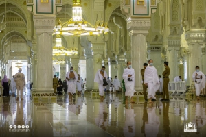 قياسات درجات الحرارة داخل المصليات في المسجد الحرام والتأكد من عمل جميع وحدات التكييف بشكل دوري