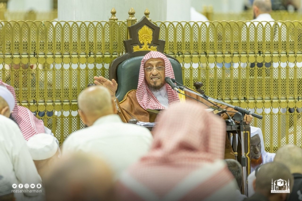 فضيلة الشيخ حمزة الفِعر: ‏من الضوابط الشرعية في المزاح أن يكون بالحدود المعقولة فلا يغلب على وقته، بعيدا عن الفُحش والأذى والكَذِب